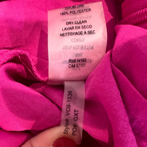 Vince Camuto NWT Sleeveless Ruffled High-Neck Jumpsuit in Pink Fuscia Belted, 8 - Picture 16 of 16